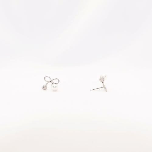 "Cherry-shed" Freshwater Pearl 5mm - 5.5mm Earring