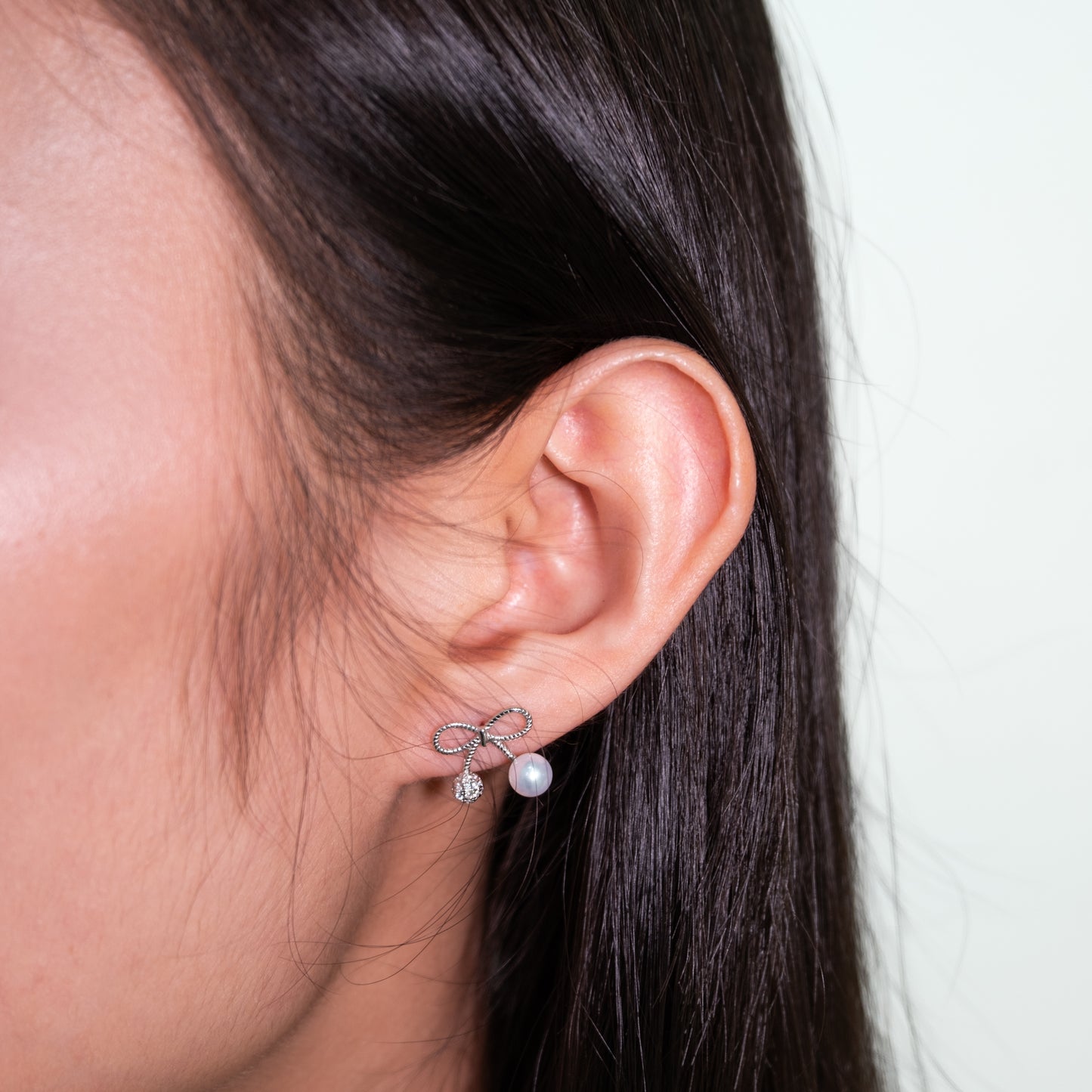 "Cherry-shed" Freshwater Pearl 5mm - 5.5mm Earring