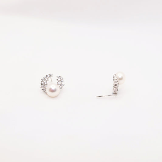 "Shining Armor" Freshwater Pearl 8mm - 8.5mm Earring