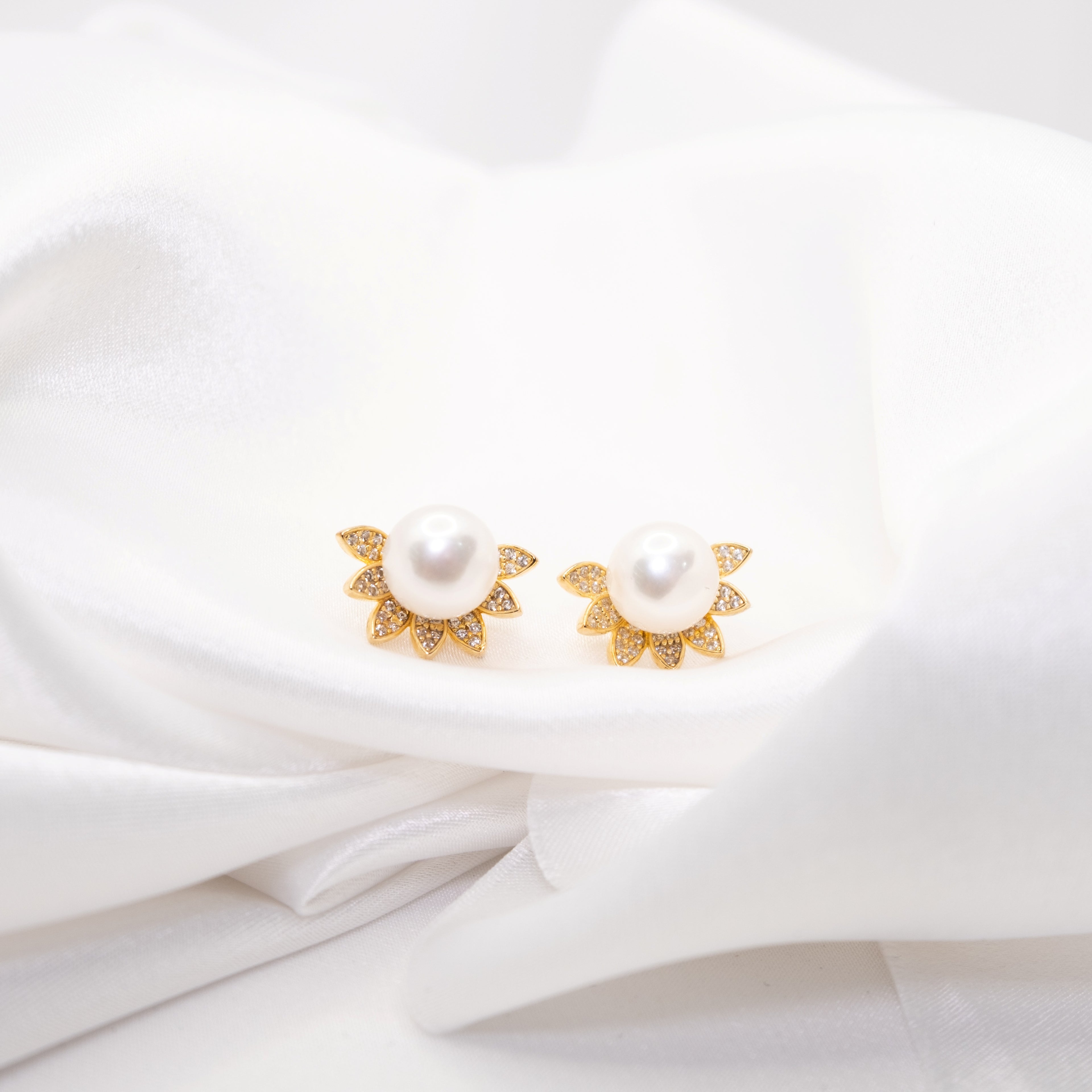 "Shimmers" Freshwater Pearl 8mm - 8.5mm Earring