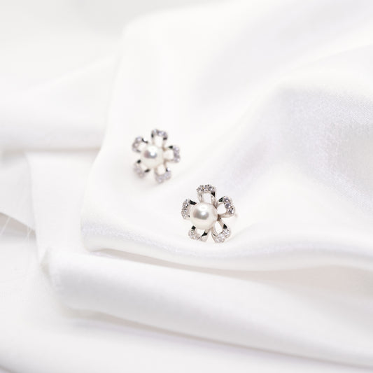 "Lylia" Premium Sea Pearl 5.5mm - 6mm Earring