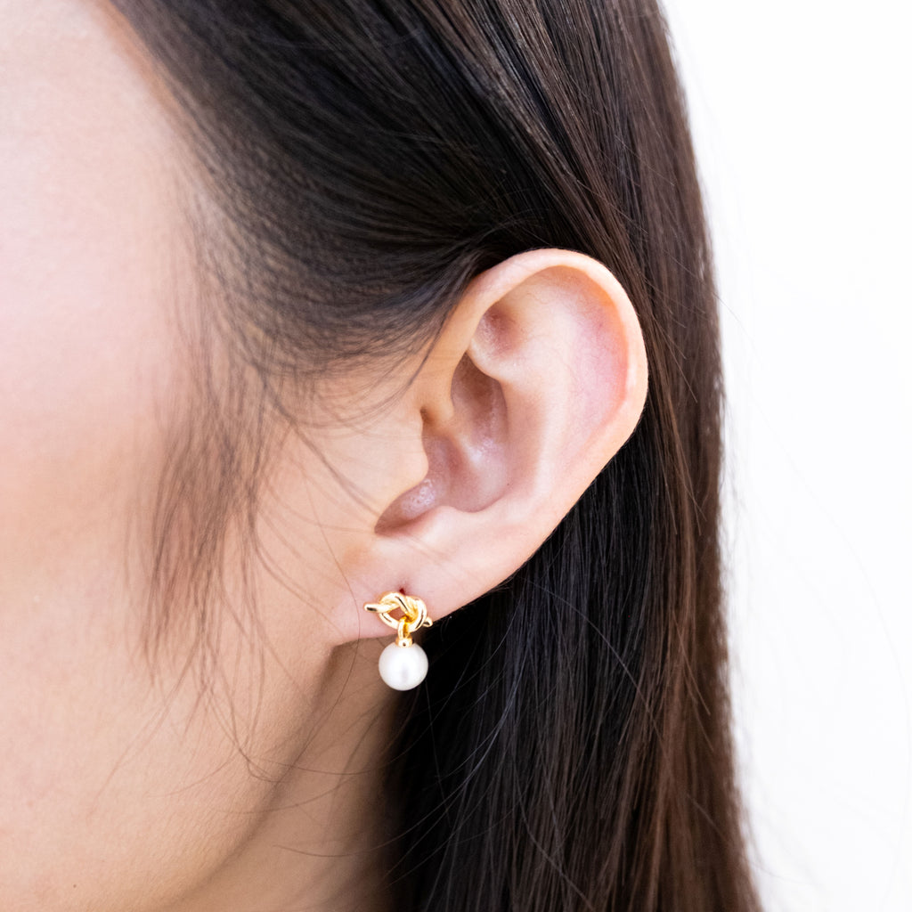 "Overhand" Freshwater Pearl 6.5mm -  7mm Earring