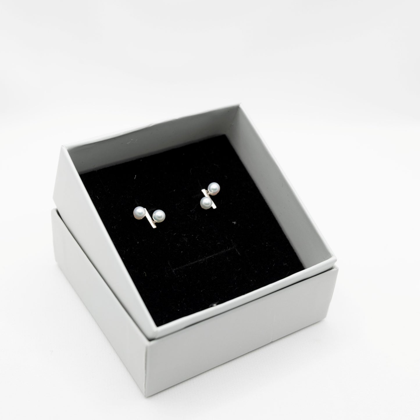 "Ares" Freshwater Pearl 4mm - 4.5mm Earring