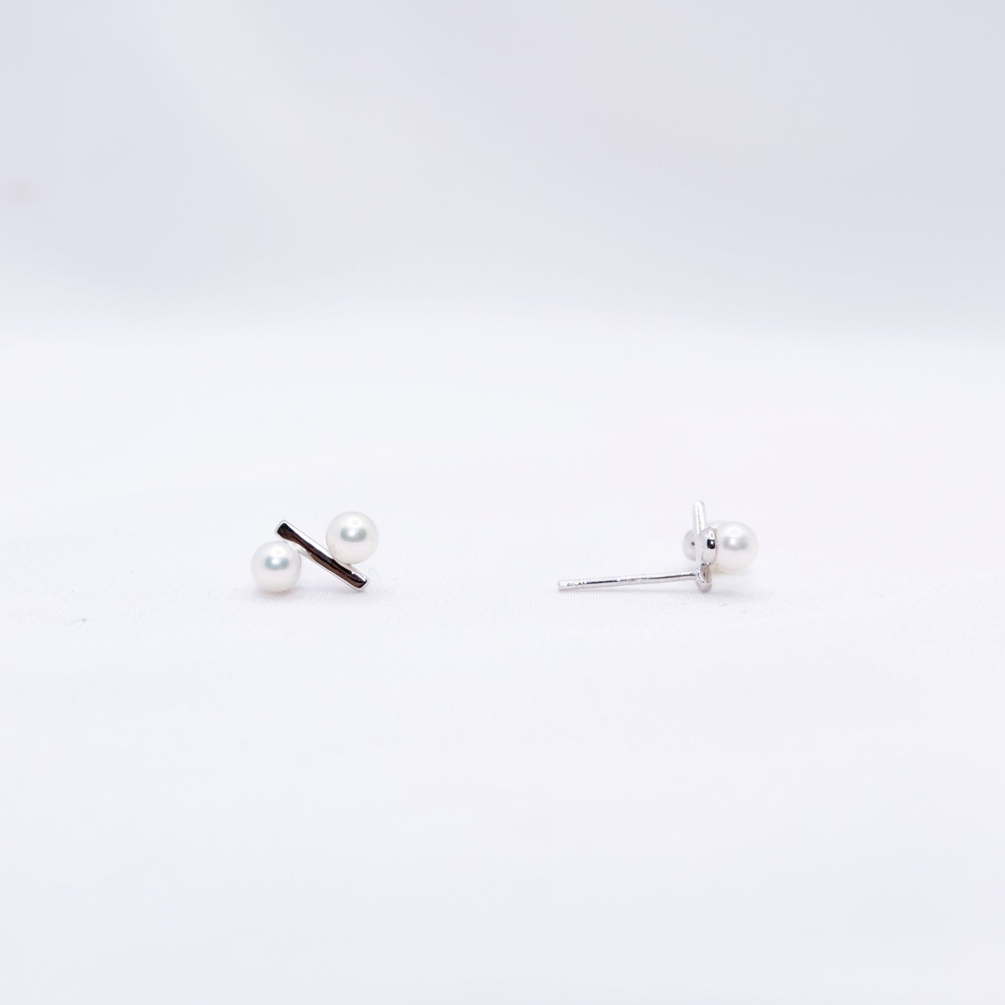 "Ares" Freshwater Pearl 4mm - 4.5mm Earring