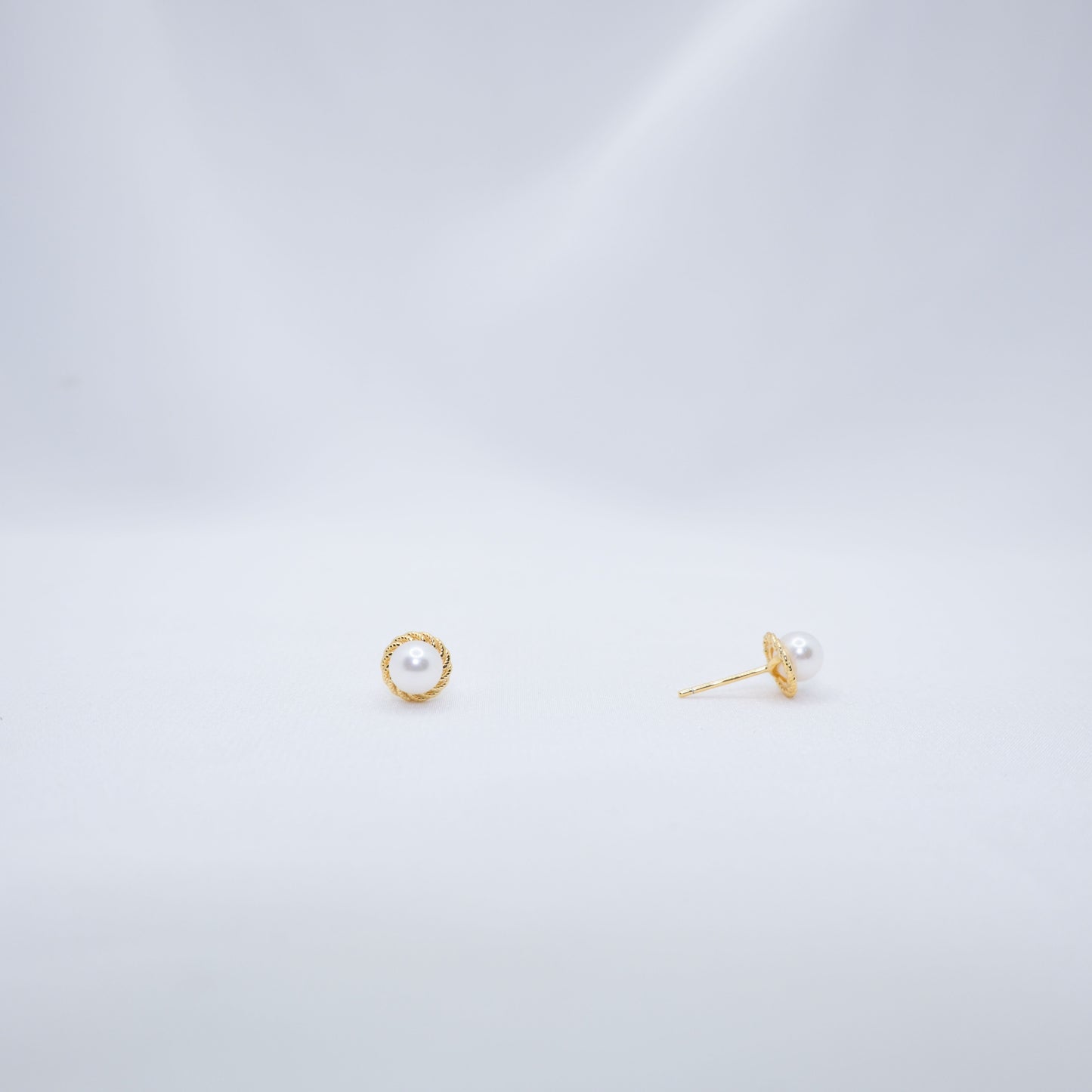 "Circle Of Love" Sea Pearl 5.5mm-6mm Earring