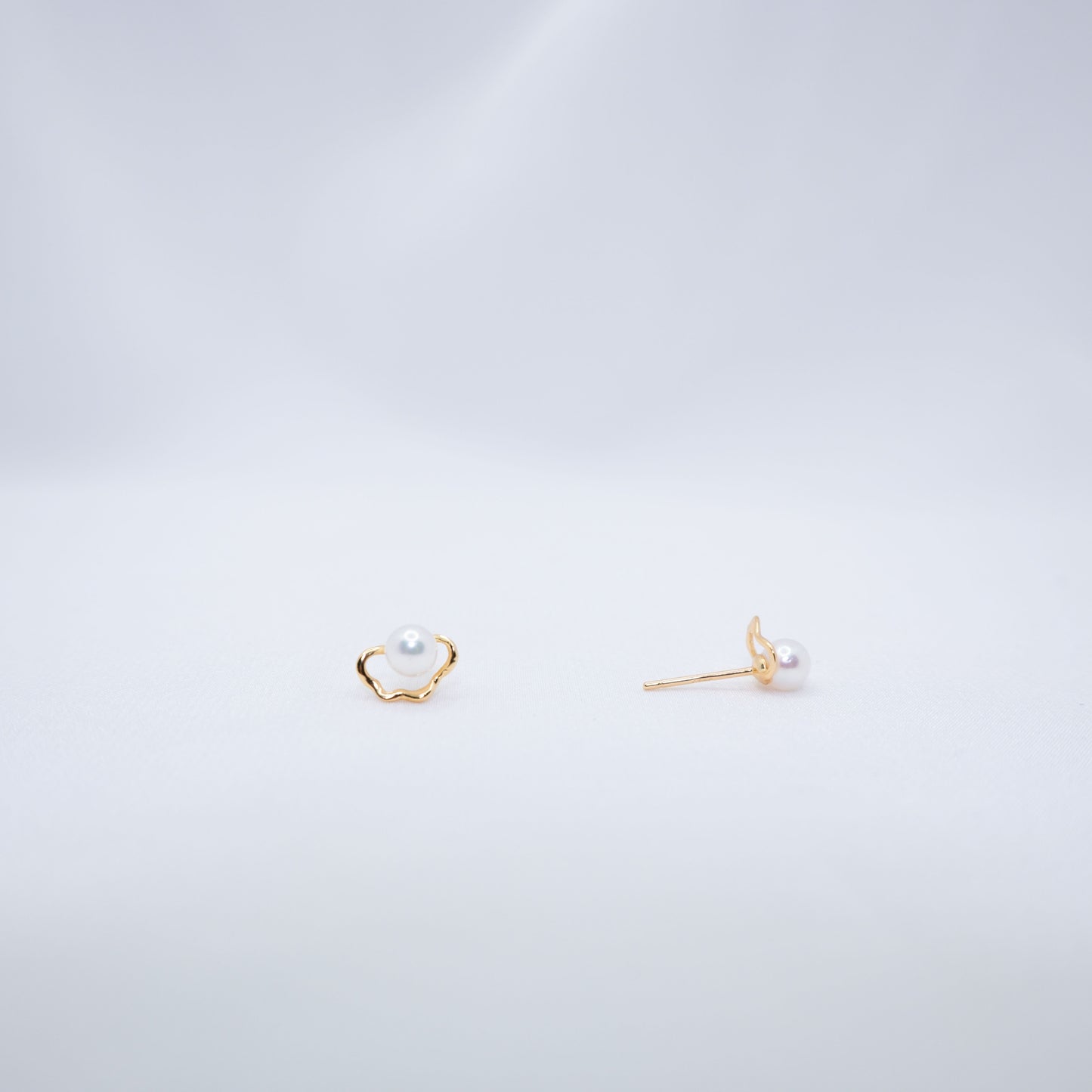 "Cloud 9" Sea Pearl 5mm-5.5mm Earring