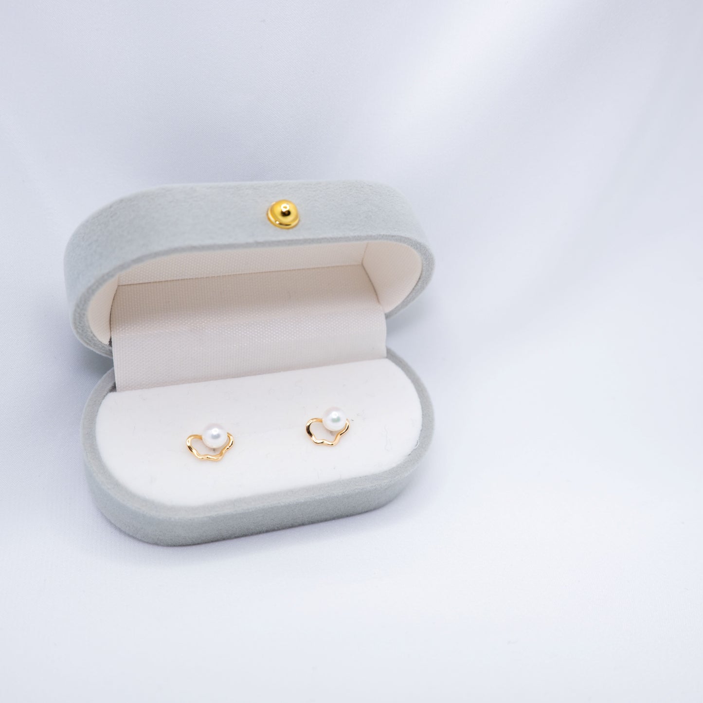 "Cloud 9" Sea Pearl 5mm-5.5mm Earring