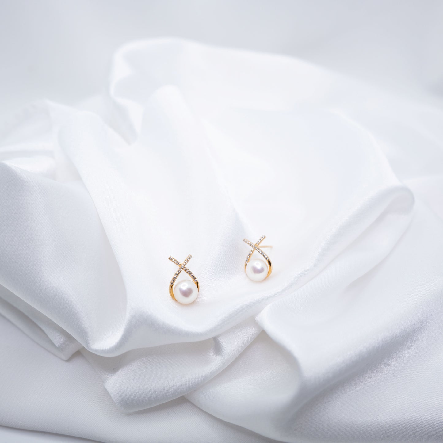 "XOXO" Freshwater Pearl 6.5mm - 7.5mm Earring