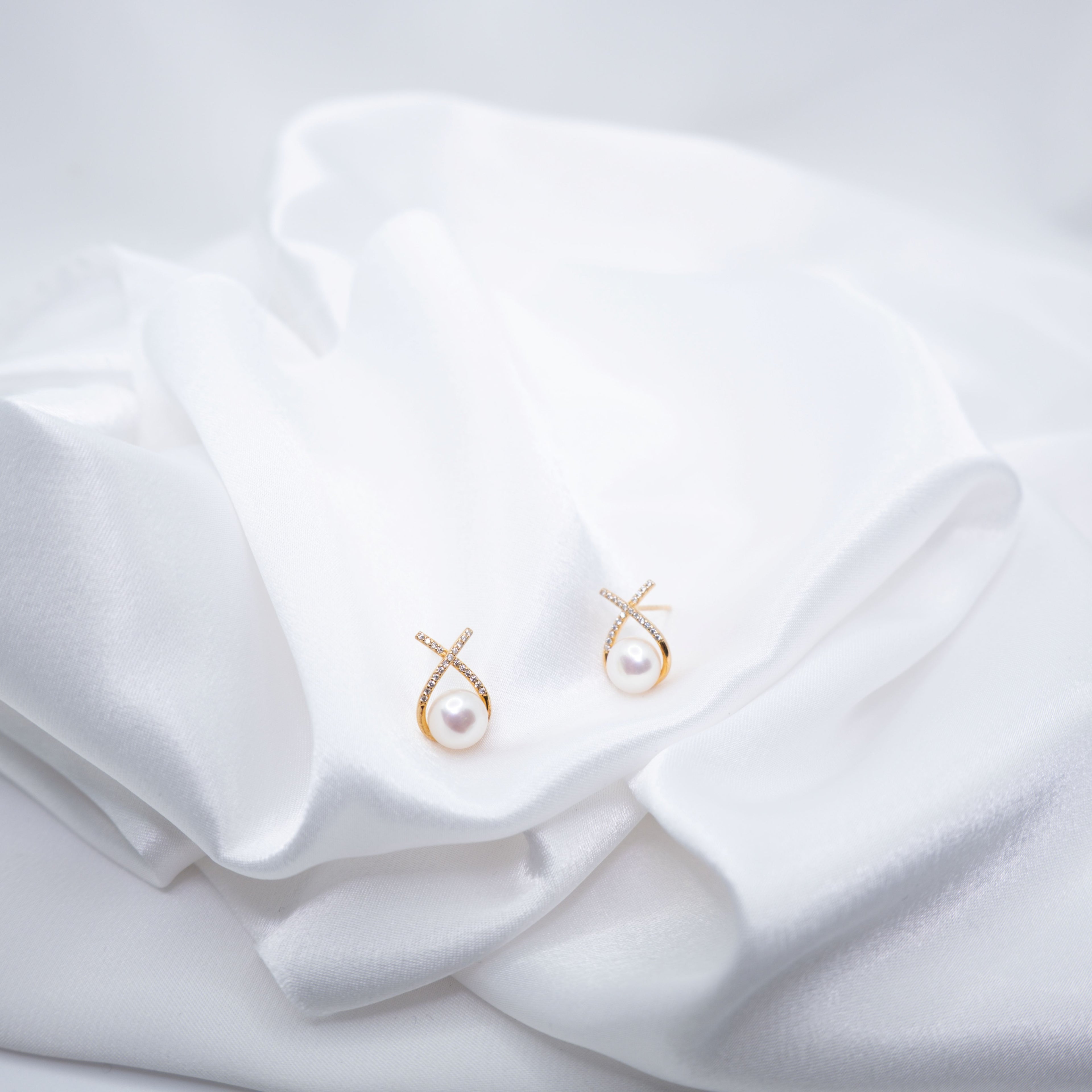 "XOXO" Freshwater Pearl 6.5mm - 7.5mm Earring