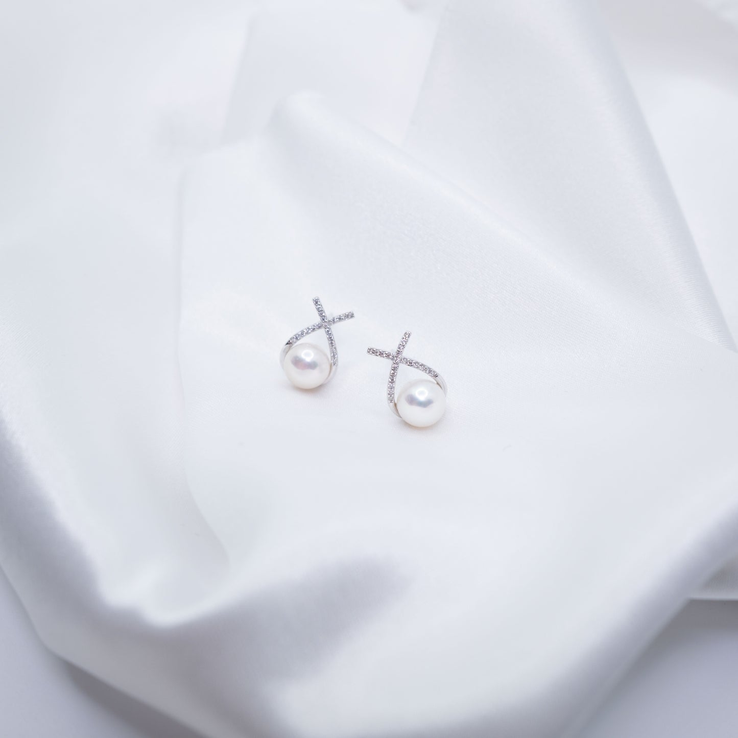 "XOXO" Freshwater Pearl 6.5mm - 7.5mm Earring