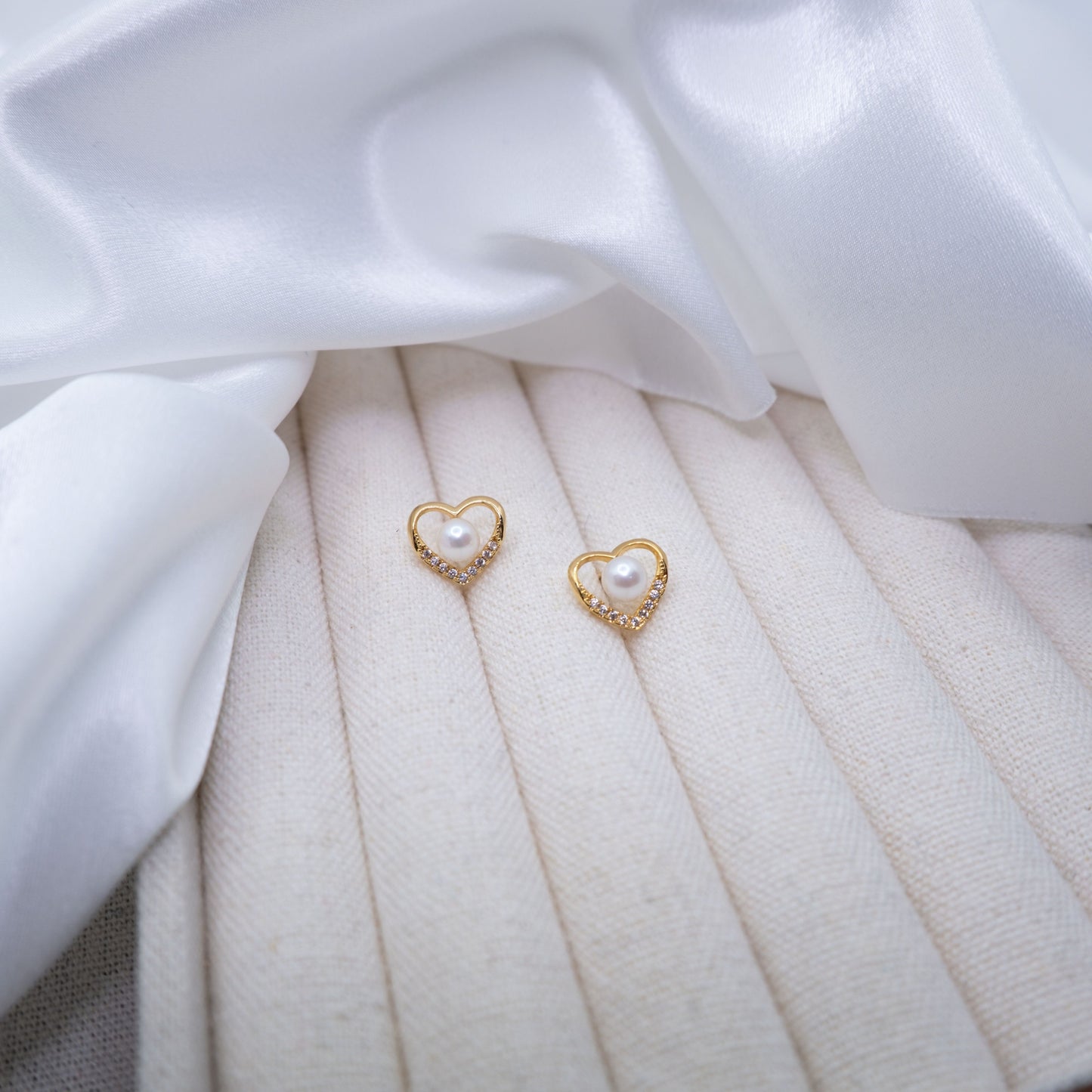 "Tender Love" Sea Pearl 4.5mm - 5mm Earring