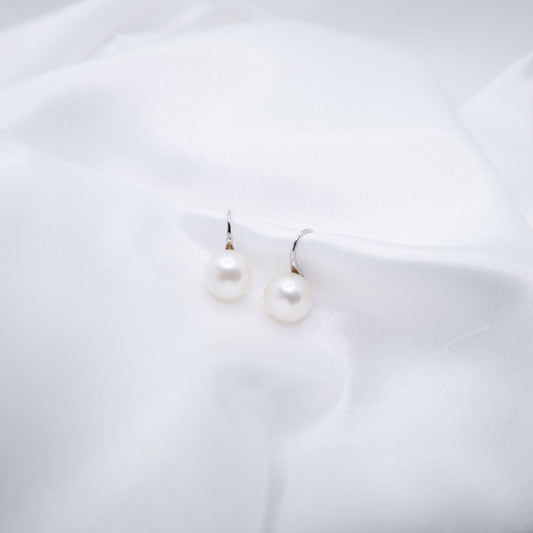 "Silver Heels" Premium Freshwater Pearl 9.5mm-10mm Earring