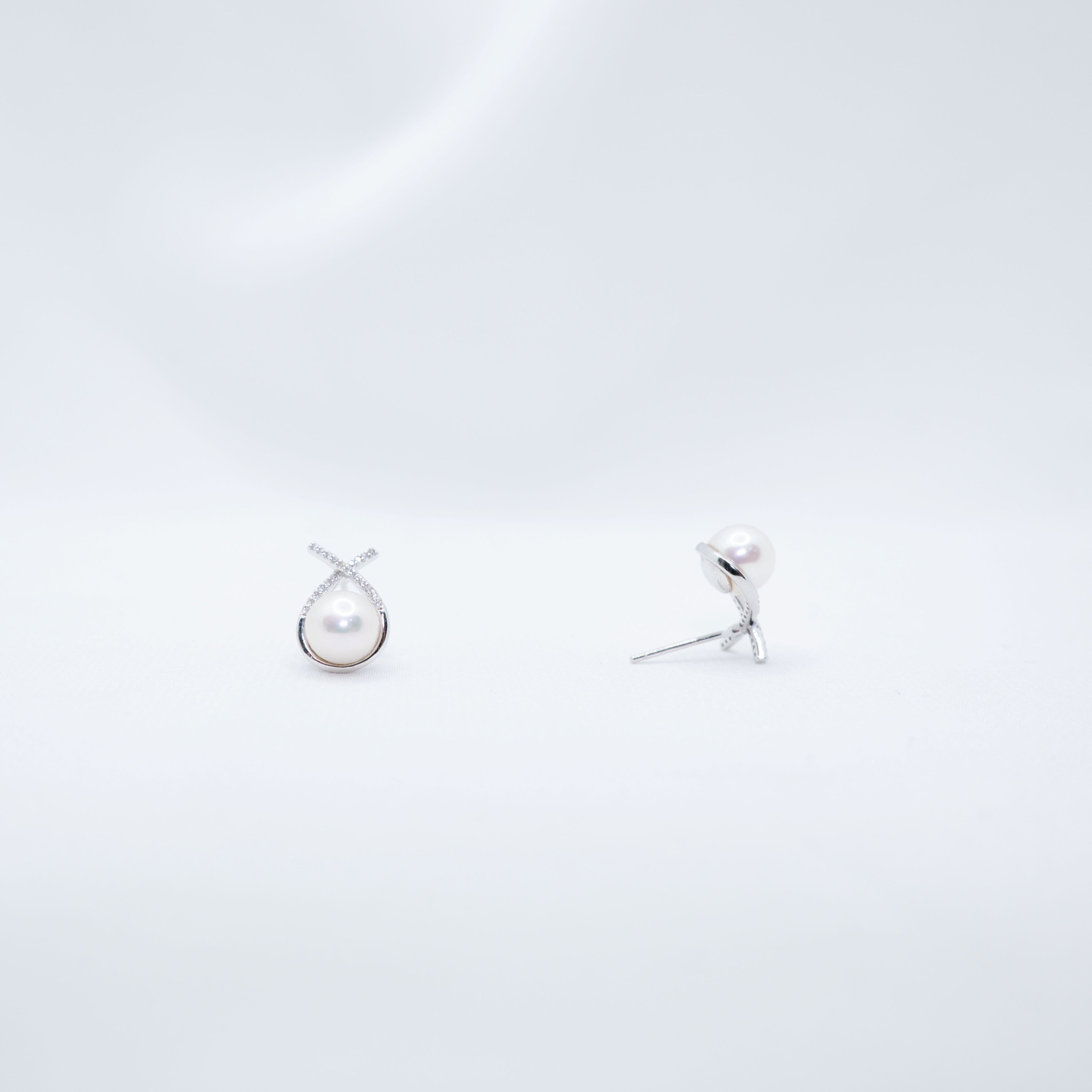 "XOXO" Freshwater Pearl 6.5mm - 7.5mm Earring