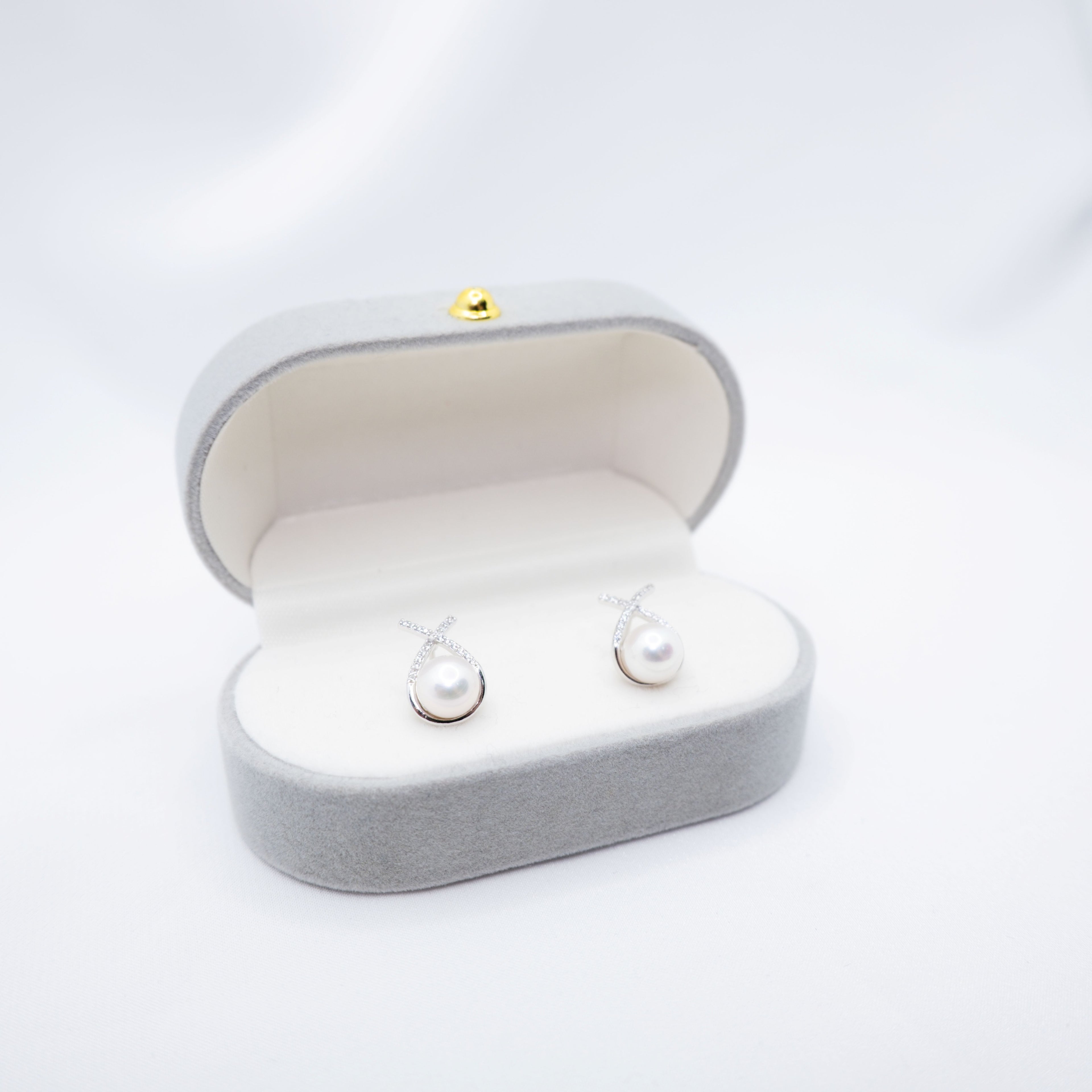 "XOXO" Freshwater Pearl 6.5mm - 7.5mm Earring