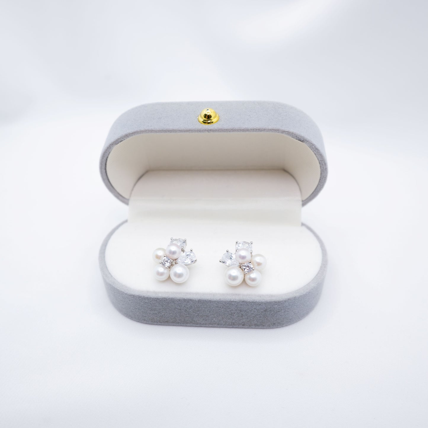 "Snow White" Sea Pearl 4.5mm-6mm Earring