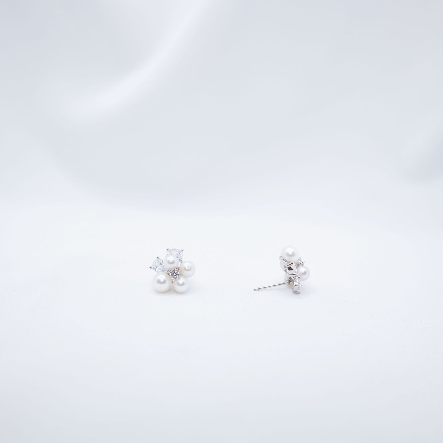 "Snow White" Sea Pearl 4.5mm-6mm Earring