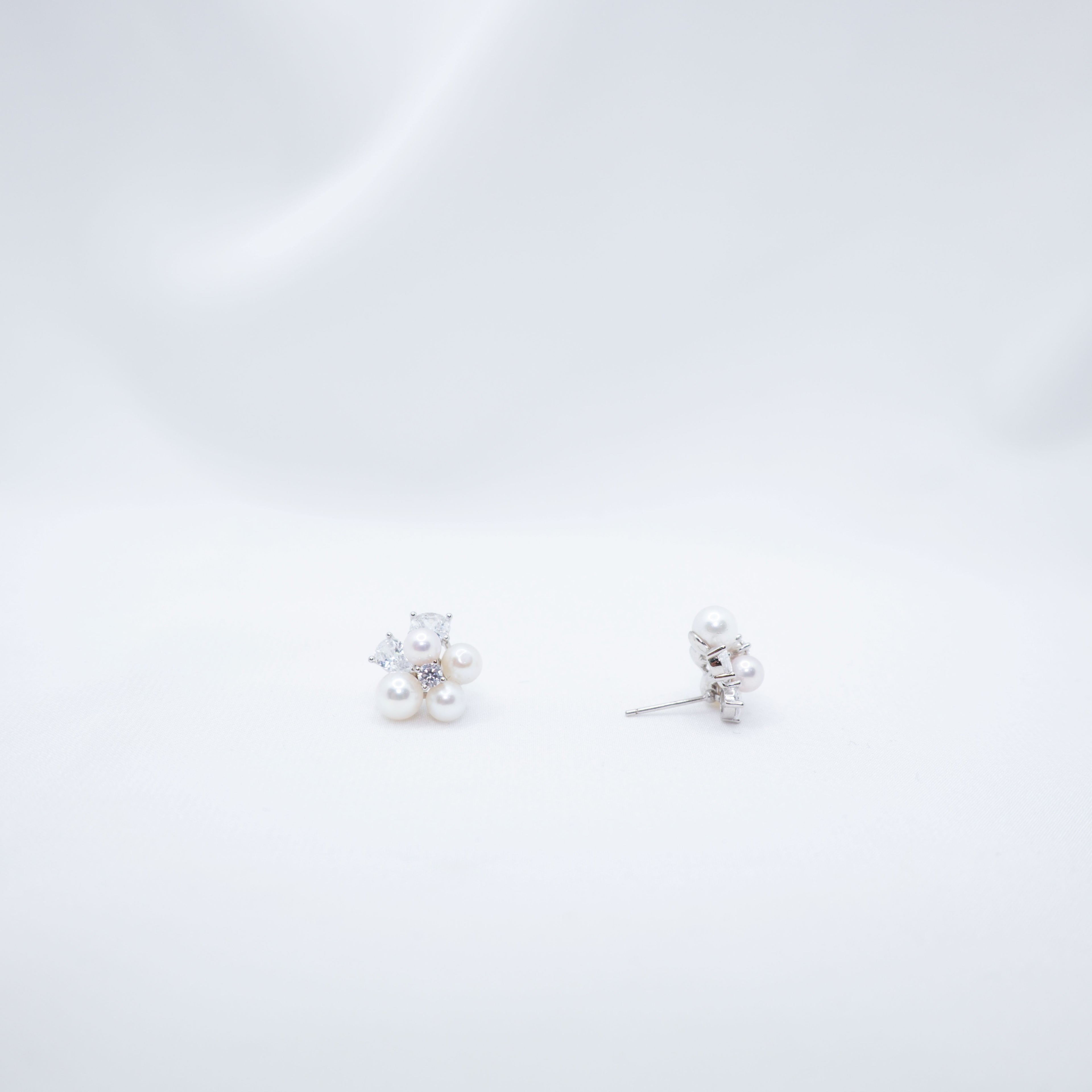 "Snow White" Sea Pearl 4.5mm-6mm Earring