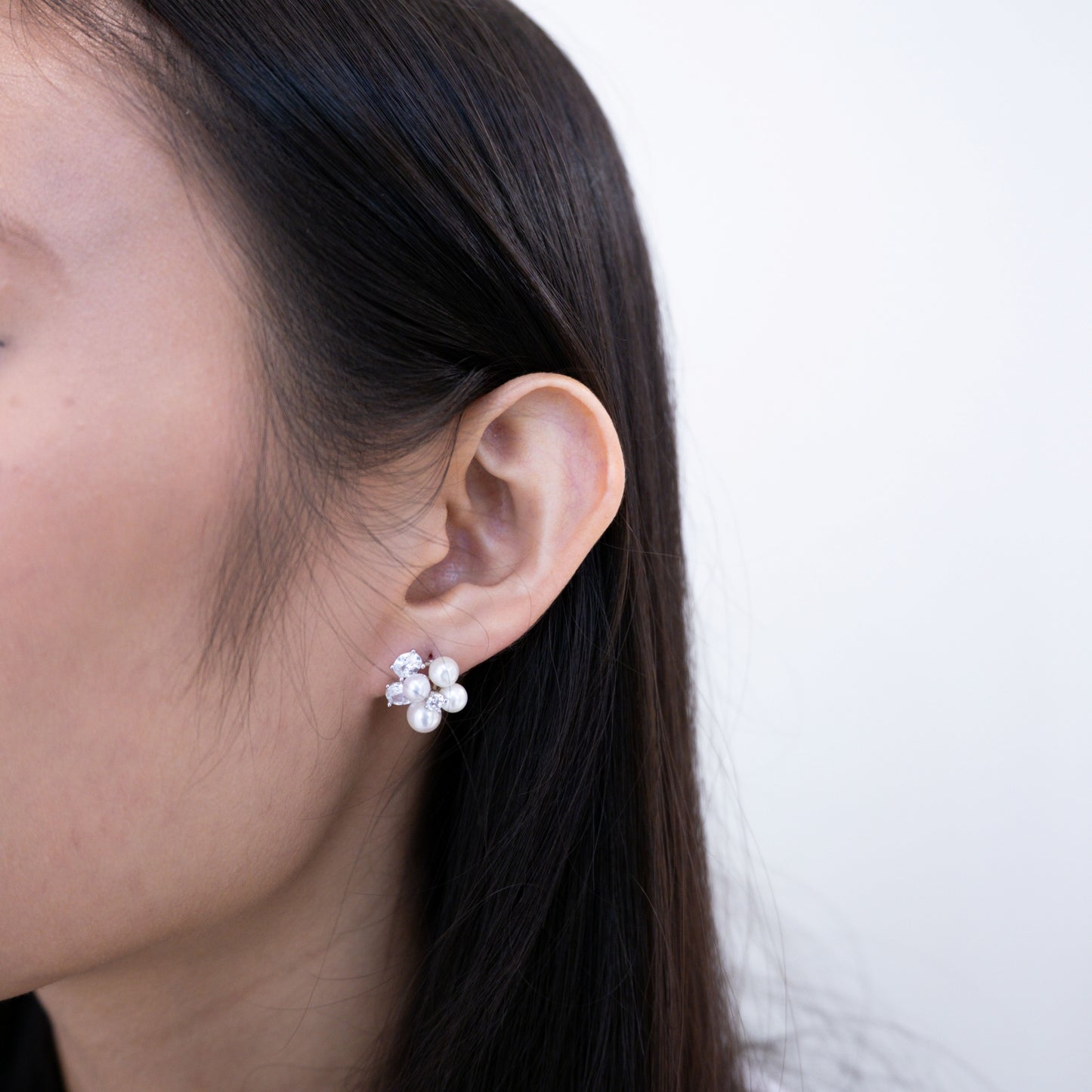 "Snow White" Sea Pearl 4.5mm-6mm Earring