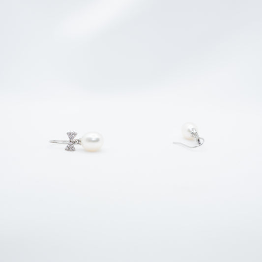 "Girl Next Door" Freshwater Pearl 7mm-7.5mm Earring