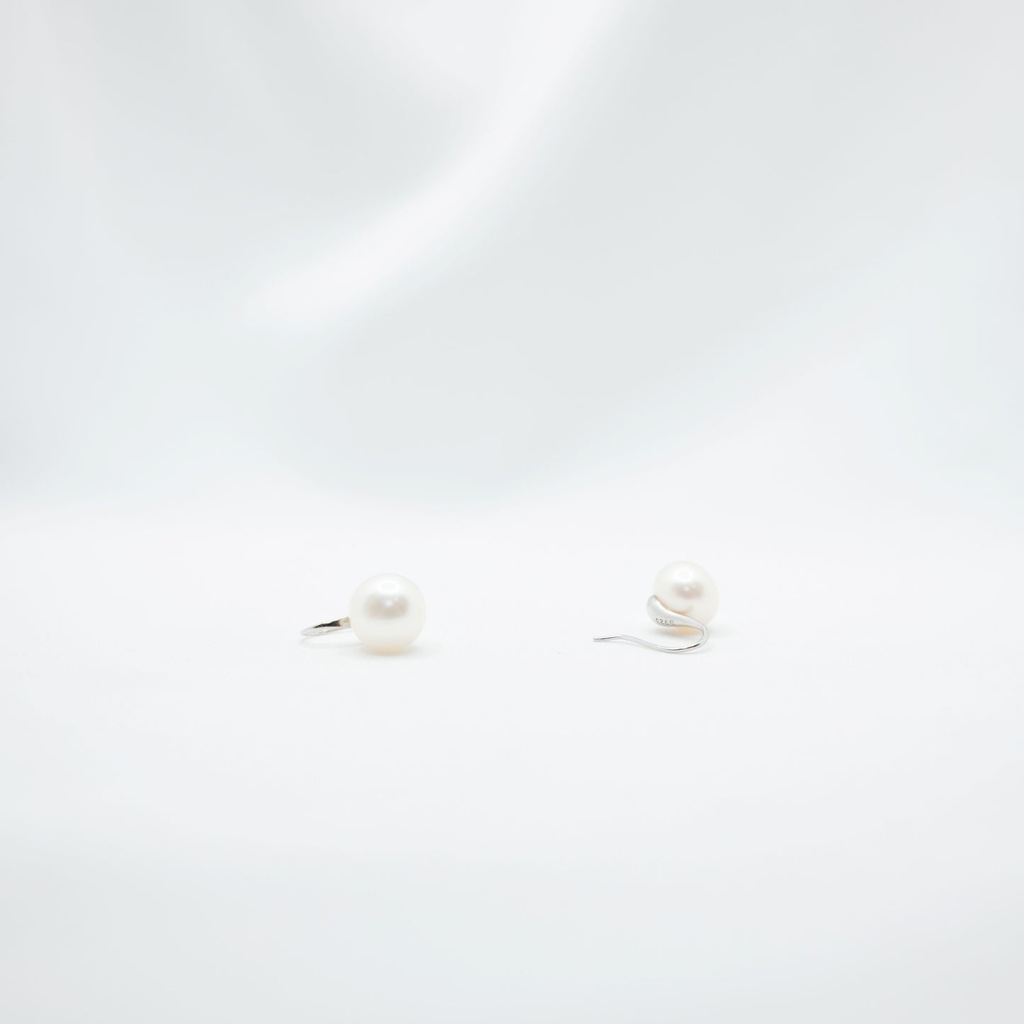 "Silver Heels" Premium Freshwater Pearl 9.5mm-10mm Earring