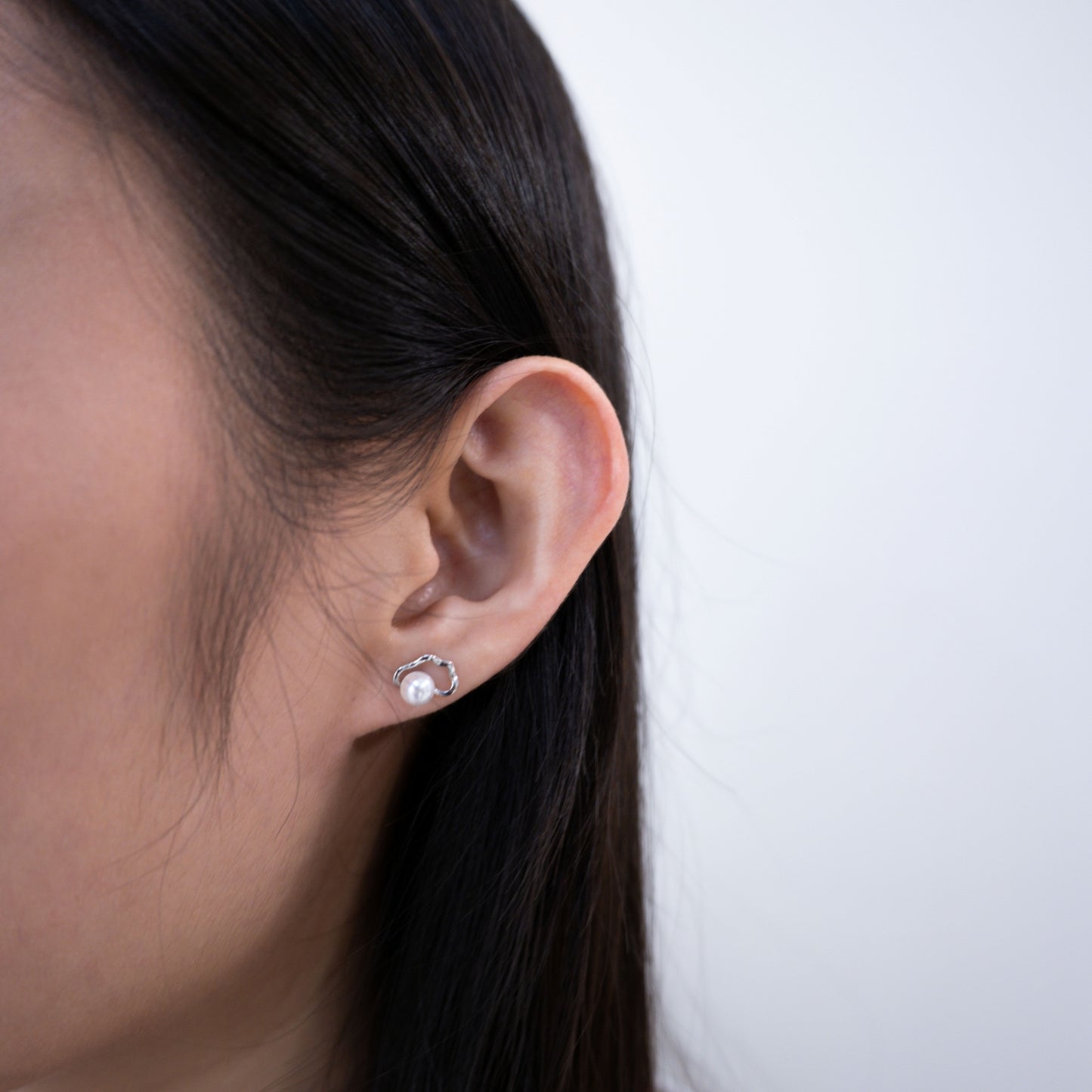 "Cloud 9" Sea Pearl 5mm-5.5mm Earring