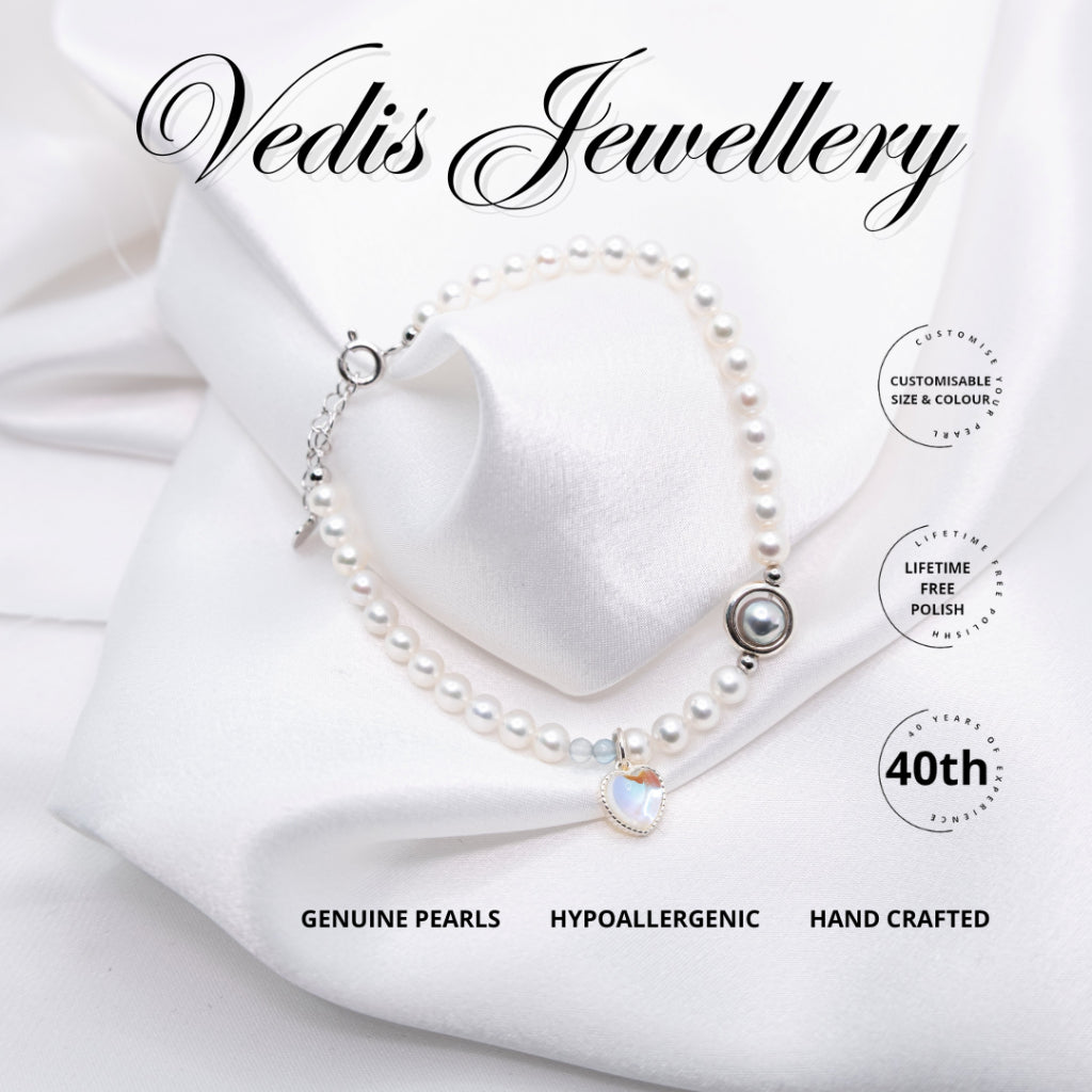 "Scarcity" Freshwater Pearl Bracelet with Akoya Sea Pearl 4mm - 4.5mm