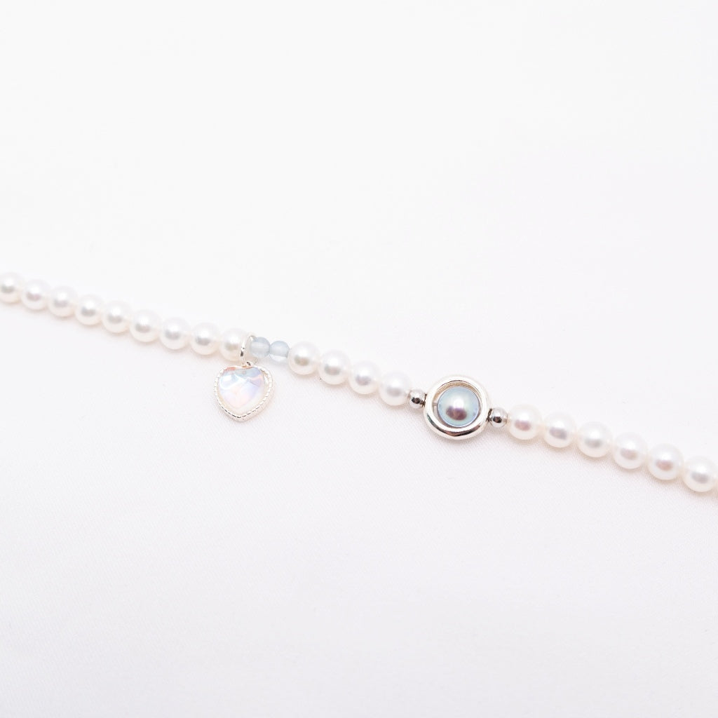 "Scarcity" Freshwater Pearl Bracelet with Akoya Sea Pearl 4mm - 4.5mm
